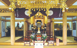 本堂内陣